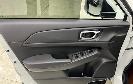 Honda Vezel, 2023 год, 2 250 000 рублей, 8 фотография