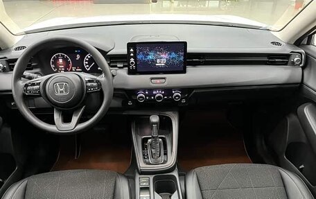 Honda Vezel, 2023 год, 2 250 000 рублей, 11 фотография