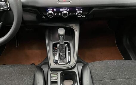 Honda Vezel, 2023 год, 2 250 000 рублей, 15 фотография