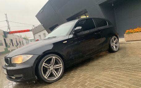 BMW 1 серия, 2011 год, 650 000 рублей, 1 фотография