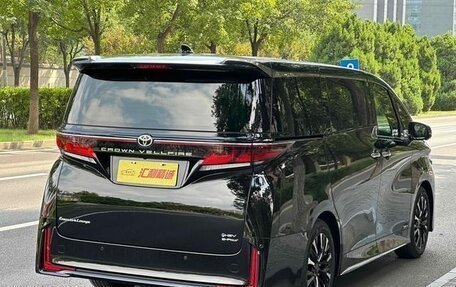 Toyota Vellfire, 2023 год, 16 700 000 рублей, 4 фотография