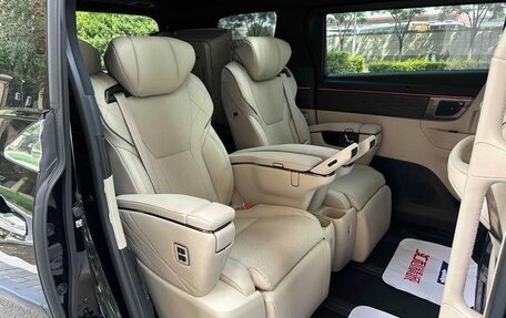 Toyota Vellfire, 2023 год, 16 700 000 рублей, 11 фотография