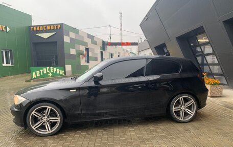 BMW 1 серия, 2011 год, 650 000 рублей, 3 фотография