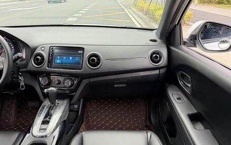 Honda HR-V II, 2021 год, 1 600 000 рублей, 16 фотография