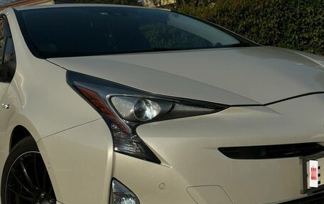 Toyota Prius IV XW50, 2016 год, 1 580 000 рублей, 3 фотография