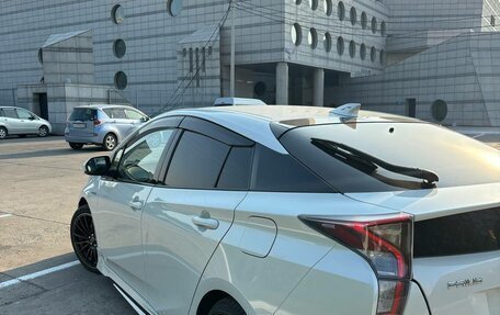 Toyota Prius IV XW50, 2016 год, 1 580 000 рублей, 4 фотография