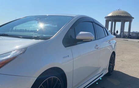 Toyota Prius IV XW50, 2016 год, 1 580 000 рублей, 8 фотография