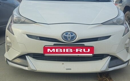 Toyota Prius IV XW50, 2016 год, 1 580 000 рублей, 5 фотография