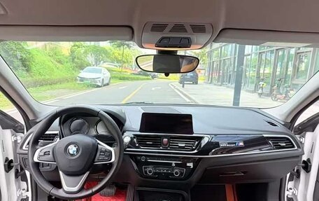 BMW 1 серия, 2022 год, 1 500 000 рублей, 6 фотография