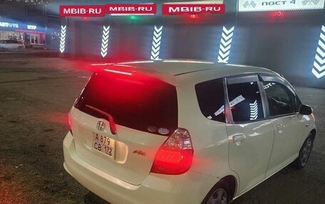 Honda Fit III, 2006 год, 570 000 рублей, 8 фотография