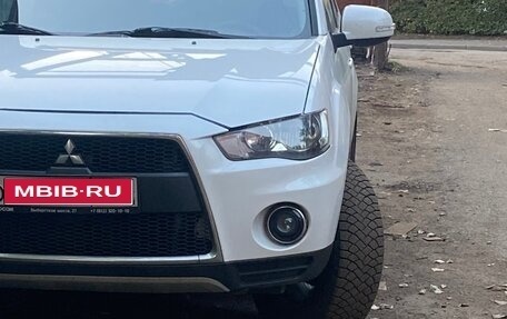 Mitsubishi Outlander III рестайлинг 3, 2010 год, 900 000 рублей, 1 фотография