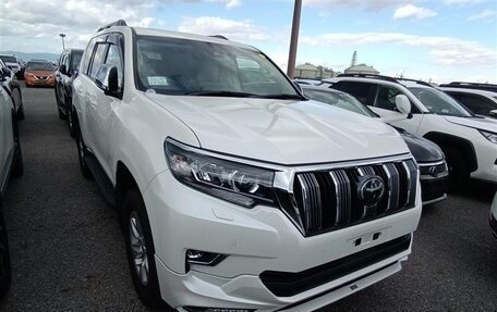 Toyota Land Cruiser Prado 150 рестайлинг 2, 2022 год, 3 980 007 рублей, 1 фотография