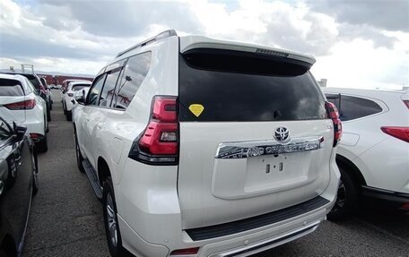 Toyota Land Cruiser Prado 150 рестайлинг 2, 2022 год, 3 980 007 рублей, 3 фотография