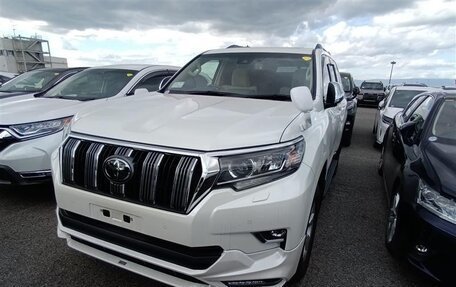 Toyota Land Cruiser Prado 150 рестайлинг 2, 2022 год, 3 980 007 рублей, 2 фотография