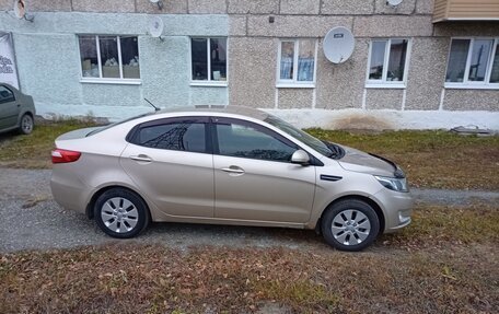 KIA Rio III рестайлинг, 2013 год, 880 000 рублей, 3 фотография
