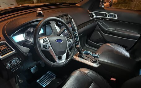 Ford Explorer VI, 2015 год, 2 150 000 рублей, 4 фотография