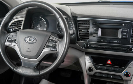 Hyundai Elantra VI рестайлинг, 2018 год, 1 399 000 рублей, 13 фотография