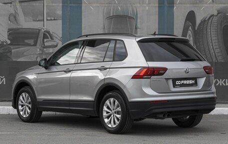 Volkswagen Tiguan II, 2019 год, 2 449 000 рублей, 2 фотография