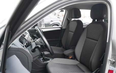 Volkswagen Tiguan II, 2019 год, 2 449 000 рублей, 10 фотография