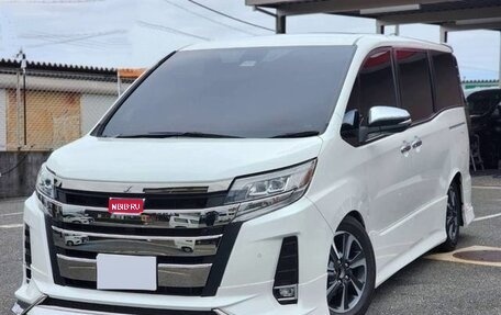 Toyota Noah III, 2021 год, 1 850 000 рублей, 1 фотография