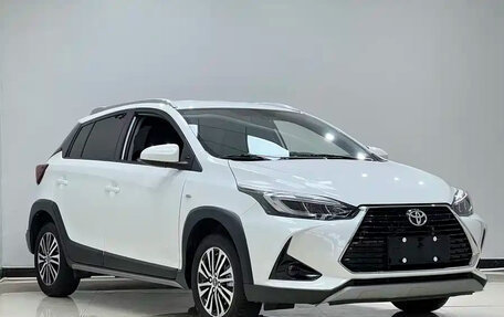 Toyota Yaris XP150 рестайлинг, 2022 год, 1 560 000 рублей, 3 фотография