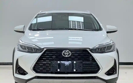 Toyota Yaris XP150 рестайлинг, 2022 год, 1 560 000 рублей, 2 фотография