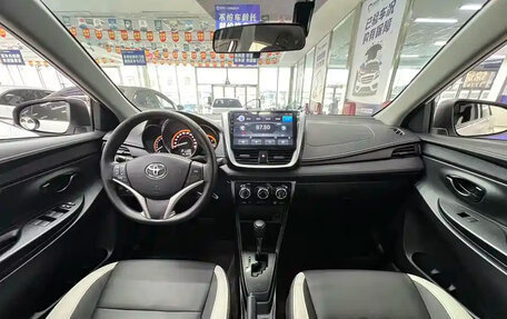 Toyota Yaris XP150 рестайлинг, 2022 год, 1 560 000 рублей, 9 фотография