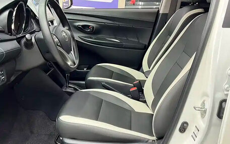 Toyota Yaris XP150 рестайлинг, 2022 год, 1 560 000 рублей, 13 фотография