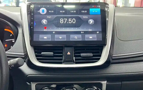 Toyota Yaris XP150 рестайлинг, 2022 год, 1 560 000 рублей, 11 фотография