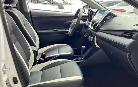 Toyota Yaris XP150 рестайлинг, 2022 год, 1 560 000 рублей, 17 фотография