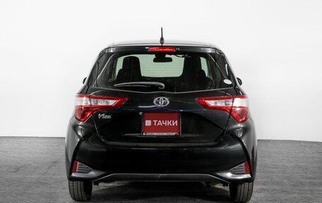 Toyota Vitz, 2018 год, 930 000 рублей, 4 фотография