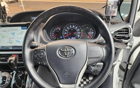 Toyota Noah III, 2021 год, 1 850 000 рублей, 11 фотография