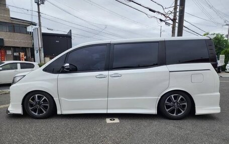 Toyota Noah III, 2021 год, 1 850 000 рублей, 7 фотография