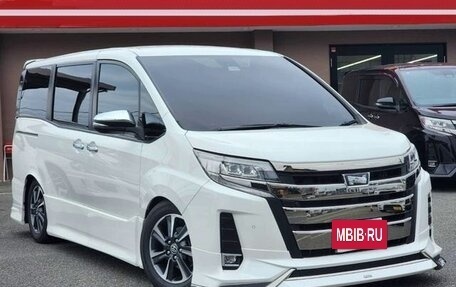 Toyota Noah III, 2021 год, 1 850 000 рублей, 3 фотография