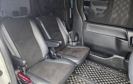 Toyota Noah III, 2021 год, 1 850 000 рублей, 19 фотография