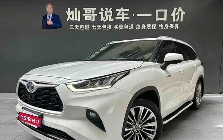 Toyota Highlander, 2022 год, 4 100 000 рублей, 1 фотография