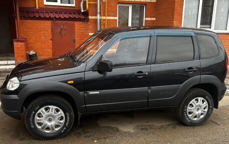Chevrolet Niva I рестайлинг, 2010 год, 385 000 рублей, 2 фотография