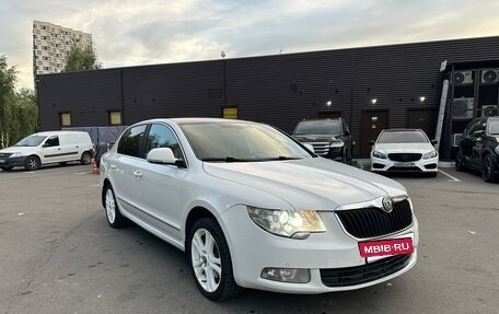 Skoda Superb III рестайлинг, 2011 год, 895 000 рублей, 5 фотография