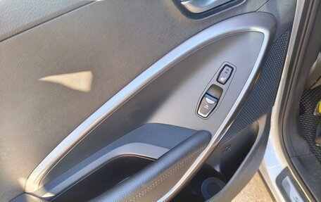 Hyundai Santa Fe III рестайлинг, 2017 год, 2 050 000 рублей, 14 фотография