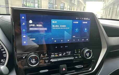 Toyota Highlander, 2022 год, 4 100 000 рублей, 10 фотография