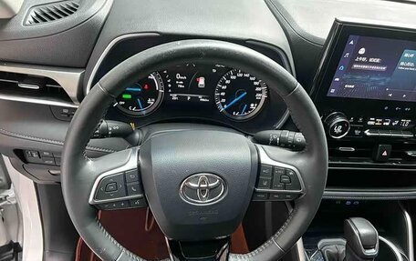 Toyota Highlander, 2022 год, 4 100 000 рублей, 9 фотография