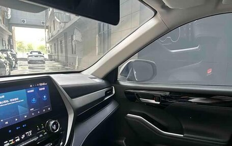 Toyota Highlander, 2022 год, 4 100 000 рублей, 7 фотография