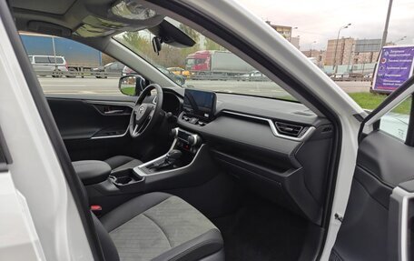 Toyota RAV4, 2025 год, 4 050 000 рублей, 12 фотография