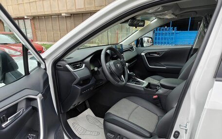 Toyota RAV4, 2025 год, 4 050 000 рублей, 9 фотография