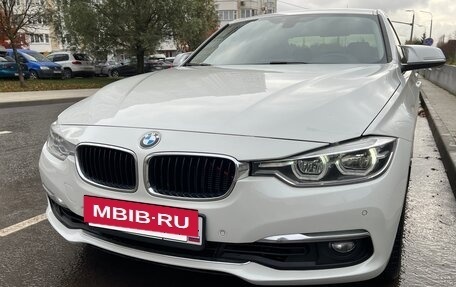 BMW 3 серия, 2017 год, 2 400 000 рублей, 11 фотография