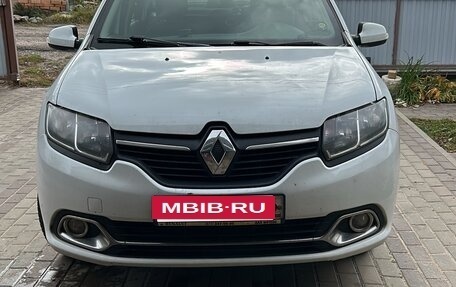 Renault Logan II, 2017 год, 720 000 рублей, 2 фотография