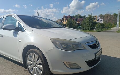 Opel Astra J, 2012 год, 590 000 рублей, 2 фотография