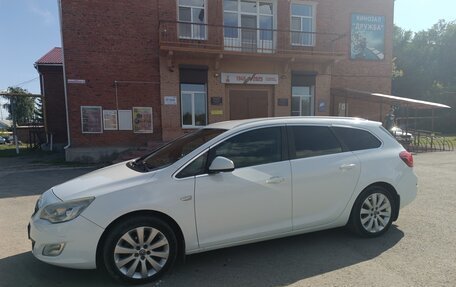 Opel Astra J, 2012 год, 590 000 рублей, 3 фотография