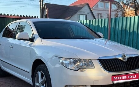 Skoda Superb III рестайлинг, 2011 год, 780 000 рублей, 2 фотография