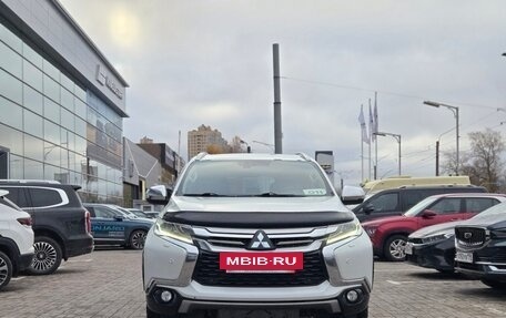Mitsubishi Pajero Sport III рестайлинг, 2018 год, 2 399 000 рублей, 2 фотография